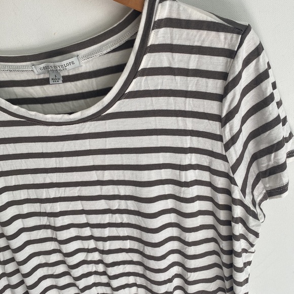 Green Envelope Women’s Short Sleeved, Striped Gray & White Top, Size L - Picture 4 of 7